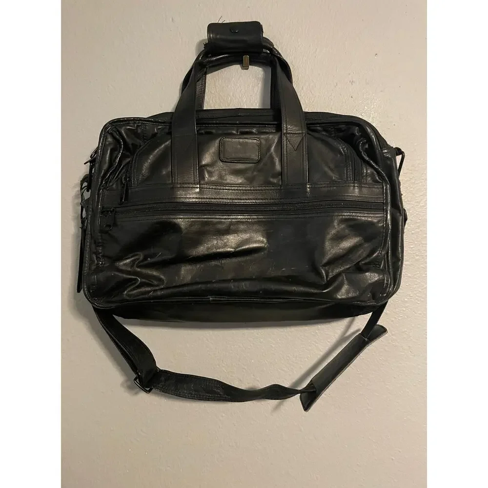 Tumi Black 21
